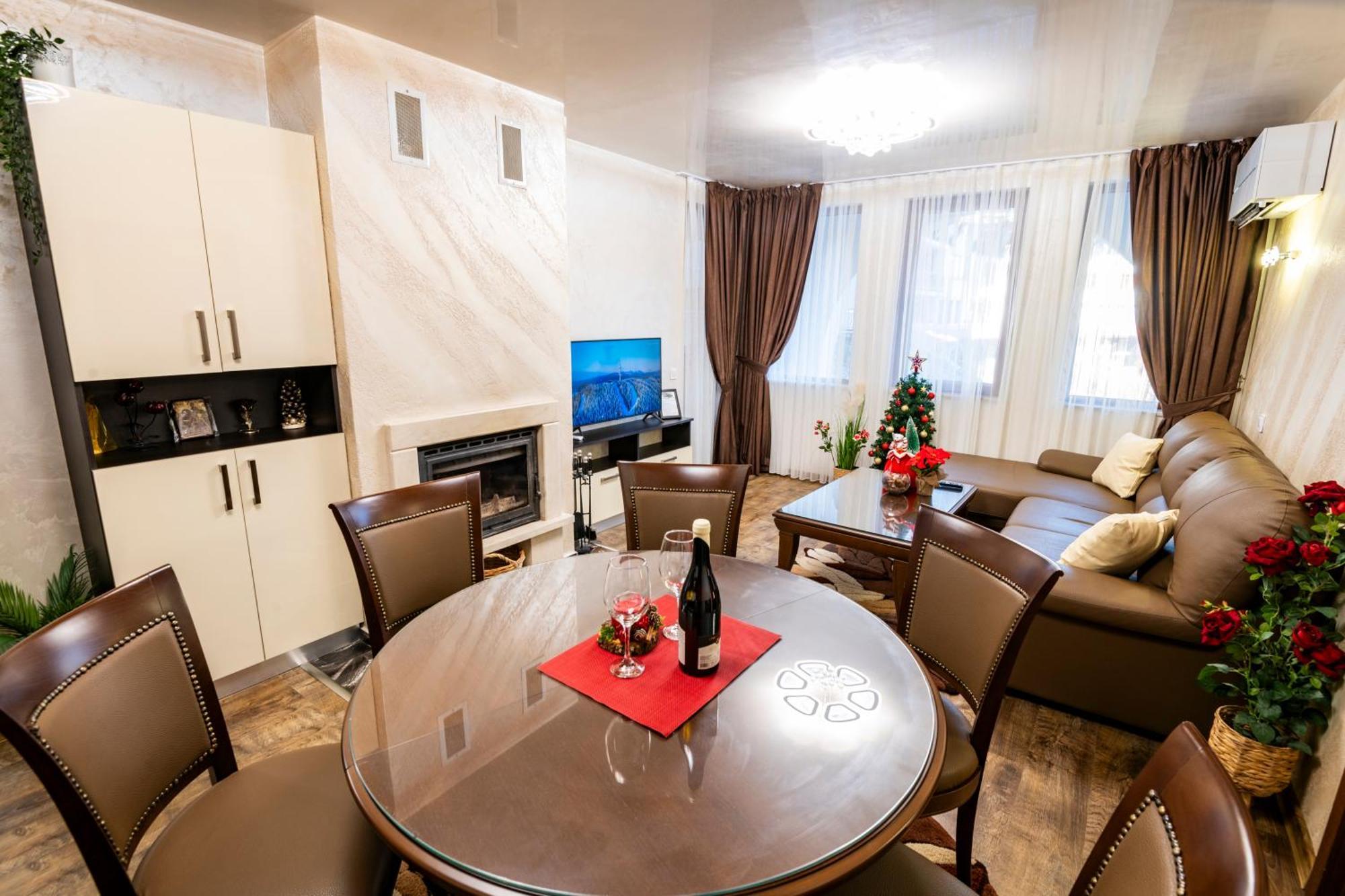 Luxe Grand Monastery In Apartment Pamporowo